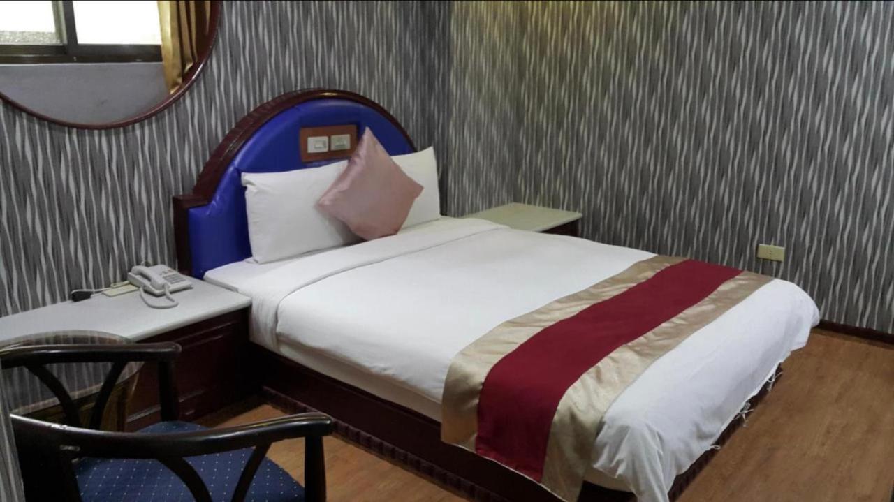 Mei Hua Hotel Kaohsiung Extérieur photo