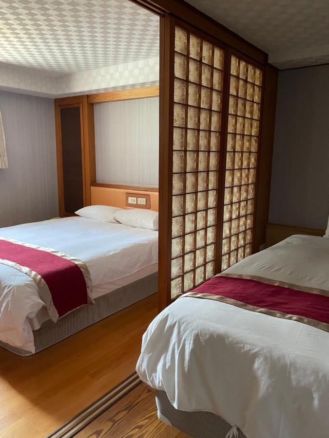 Mei Hua Hotel Kaohsiung Extérieur photo