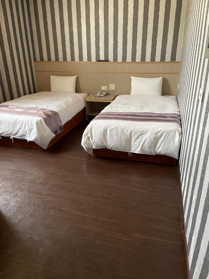 Mei Hua Hotel Kaohsiung Extérieur photo