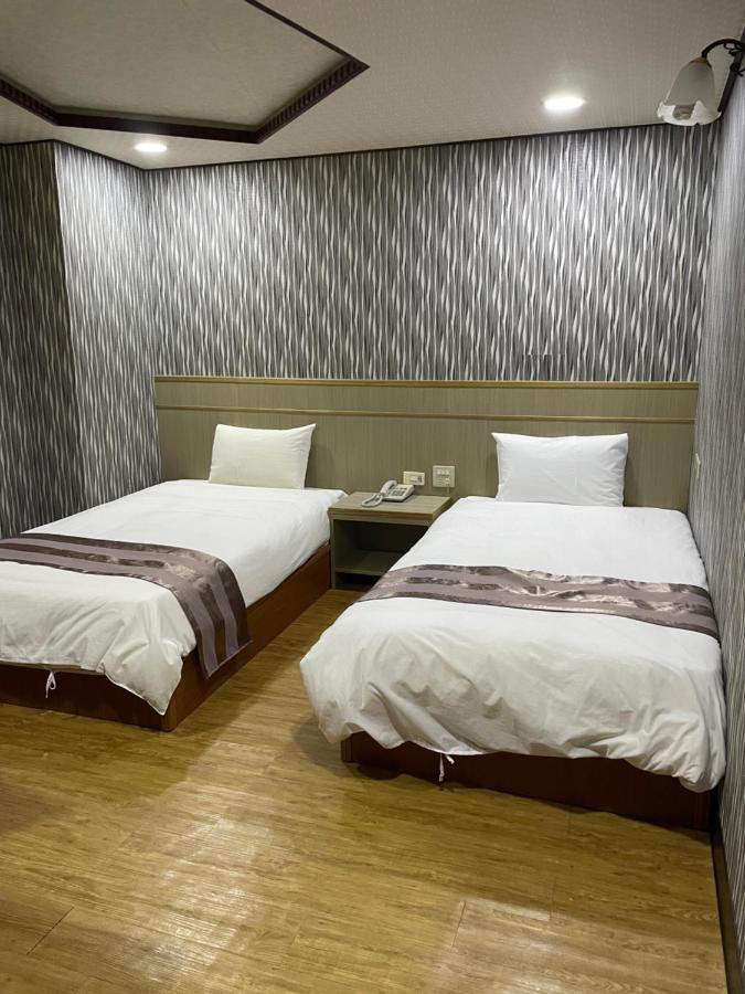 Mei Hua Hotel Kaohsiung Extérieur photo