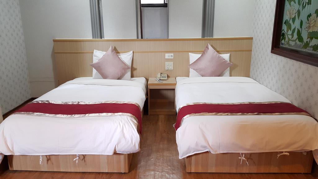 Mei Hua Hotel Kaohsiung Extérieur photo