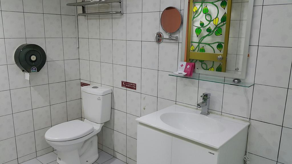 Mei Hua Hotel Kaohsiung Extérieur photo