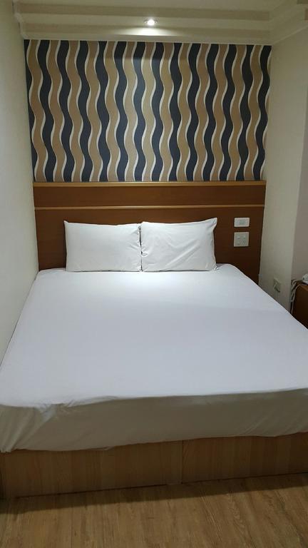 Mei Hua Hotel Kaohsiung Extérieur photo