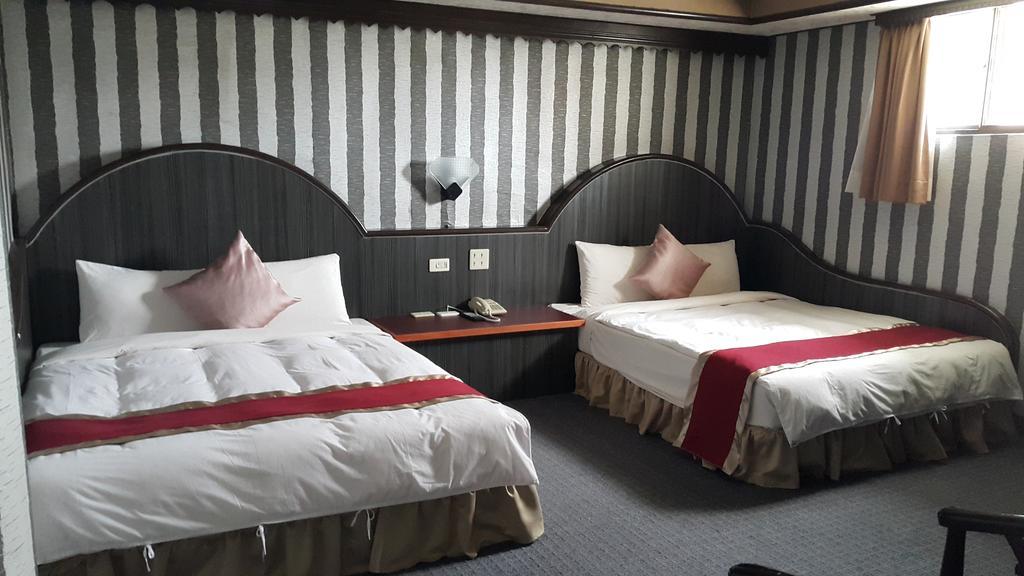 Mei Hua Hotel Kaohsiung Extérieur photo
