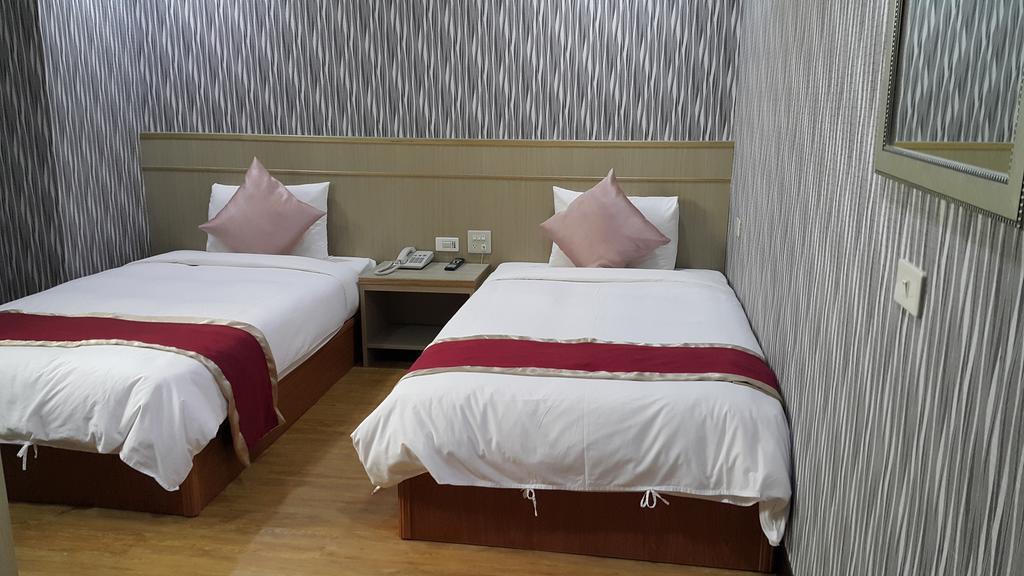 Mei Hua Hotel Kaohsiung Extérieur photo