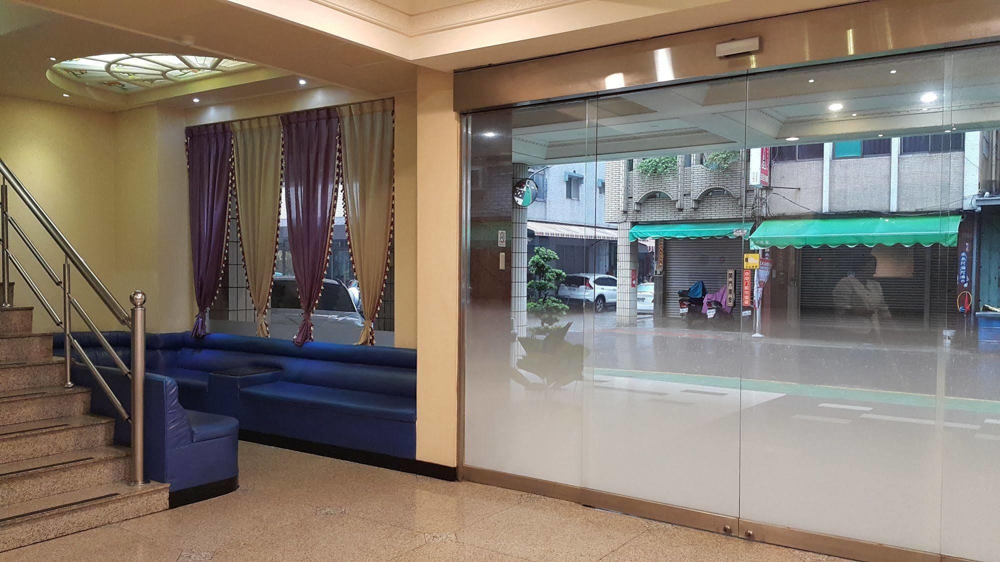 Mei Hua Hotel Kaohsiung Extérieur photo
