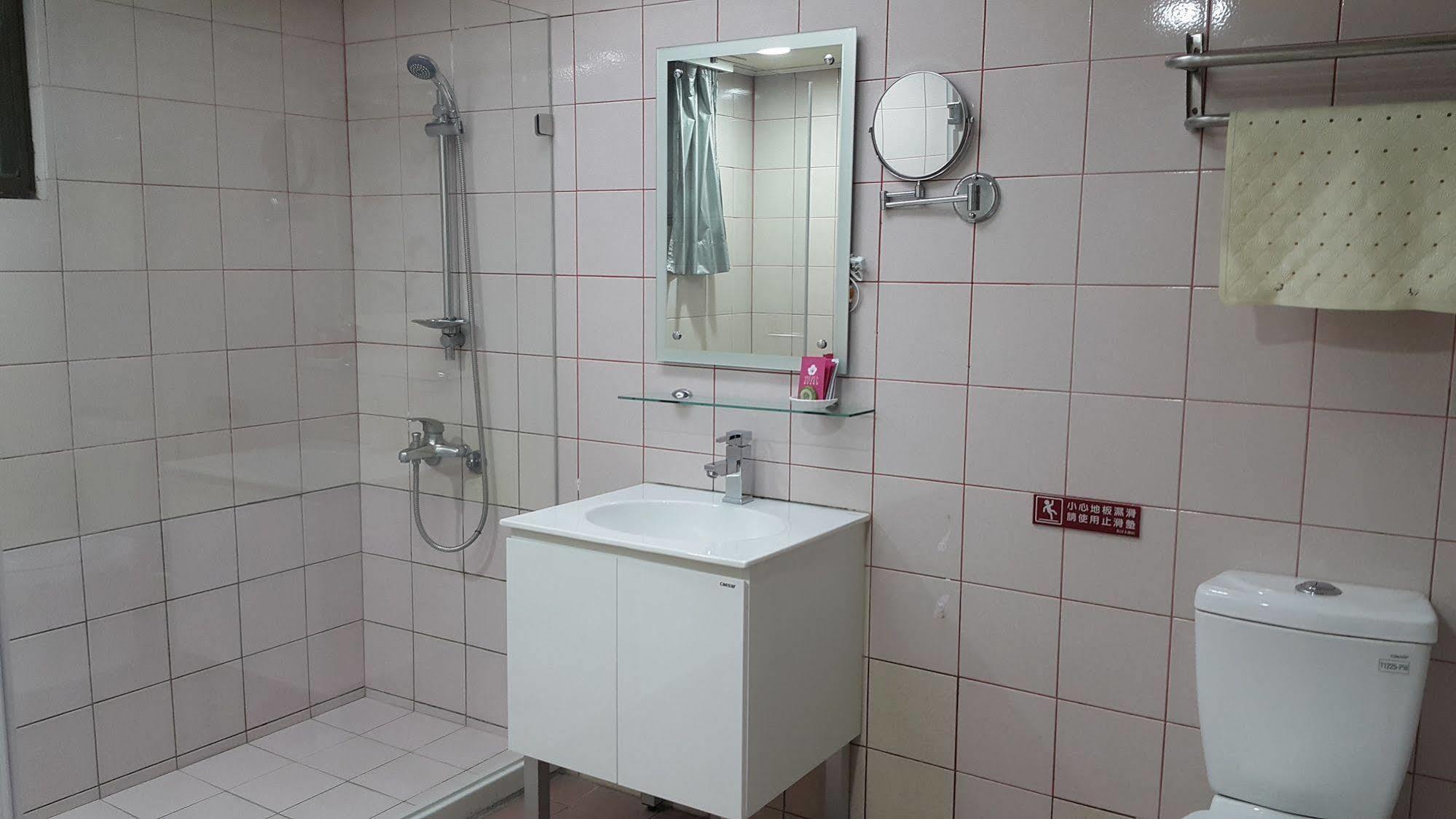 Mei Hua Hotel Kaohsiung Extérieur photo