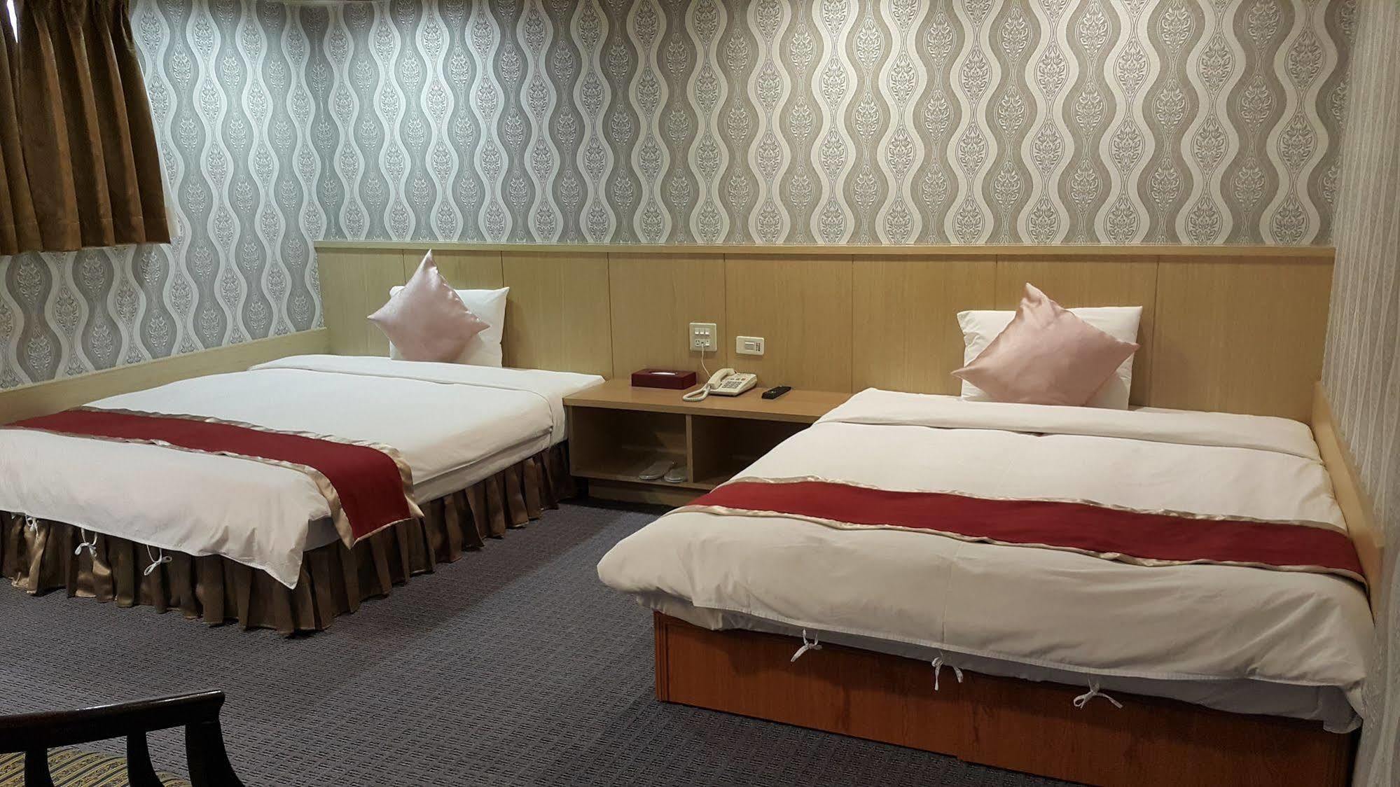Mei Hua Hotel Kaohsiung Extérieur photo