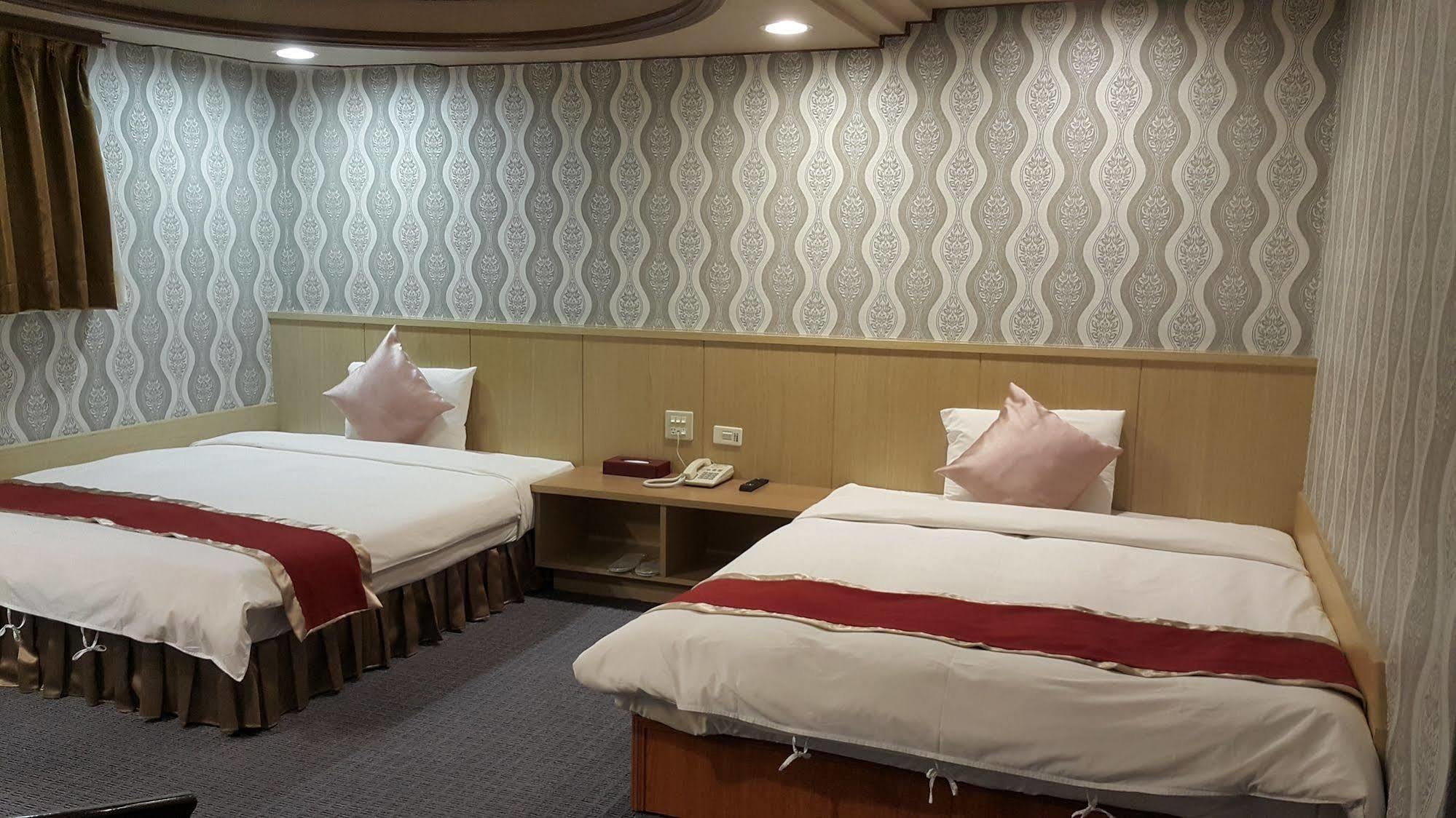 Mei Hua Hotel Kaohsiung Extérieur photo